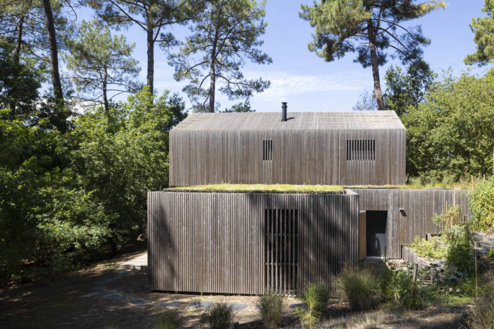 Photographie de Villa d'architecte avec bardage bois à Biscarosse