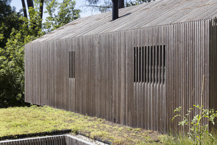 Photographie de Villa d'architecte avec bardage bois à Biscarosse