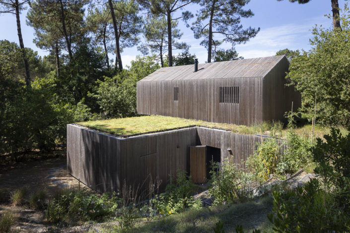 Photographie de Villa d'architecte avec bardage bois à Biscarosse