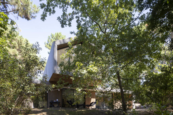 Photographie de Villa d'architecte avec bardage bois à Biscarosse