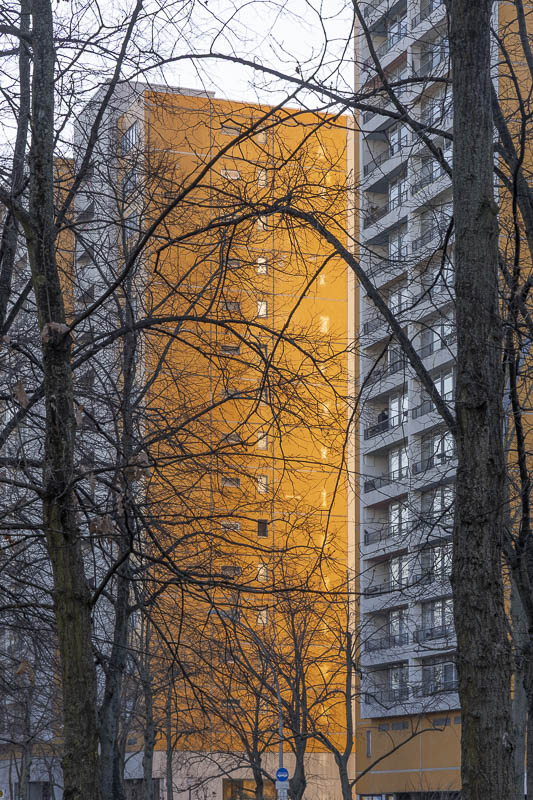 Immeuble résidentiel orange