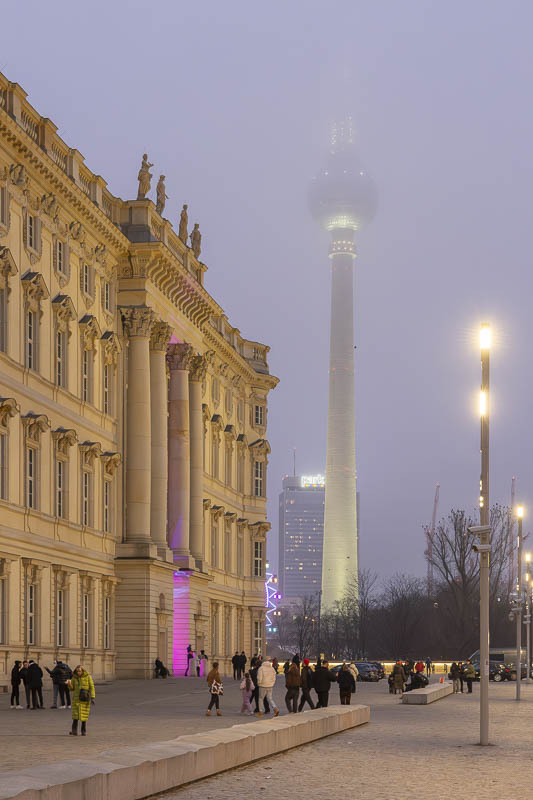 Le centre historique de Berlin dans le brouillard