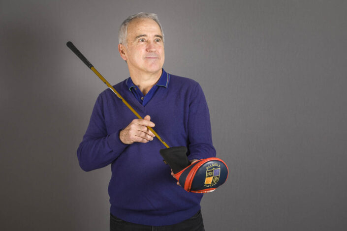 Portrait d'un passionné de golf dans son entreprise à Toulouse