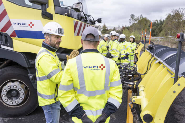 Apprendre comment accrocher le camion au chasse-neige