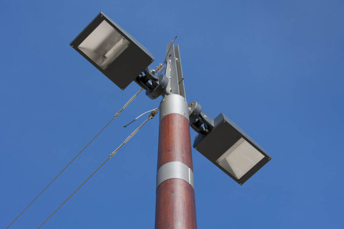 Tête de mât avec sources lumineuses